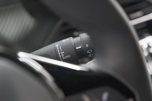 Peugeot 2008 PureTech 100 Allure | Apple Carplay | Parkeersensoren | Climate Control | Cruise Control