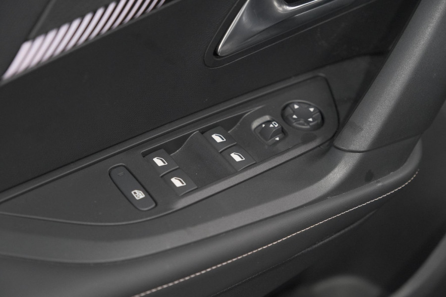 Peugeot 2008 PureTech 100 Allure | Apple Carplay | Parkeersensoren | Climate control