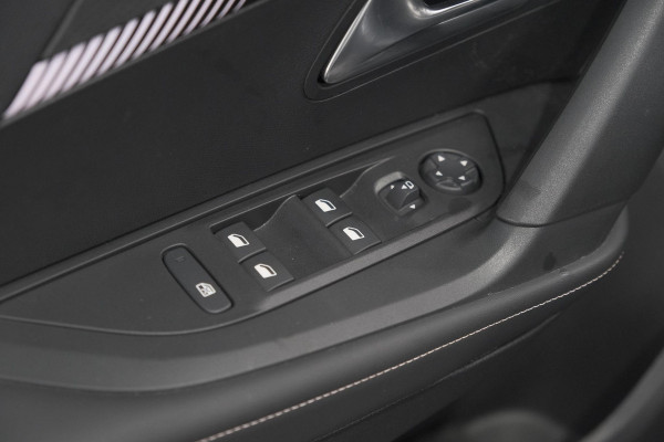 Peugeot 2008 PureTech 100 Allure | Apple Carplay | Parkeersensoren | Climate control