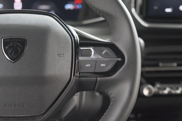 Peugeot 2008 PureTech 100 Allure | Apple Carplay | Parkeersensoren | Climate control