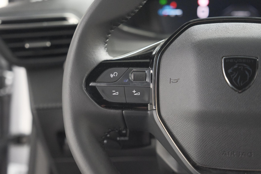 Peugeot 2008 PureTech 100 Allure | Apple Carplay | Parkeersensoren | Climate control