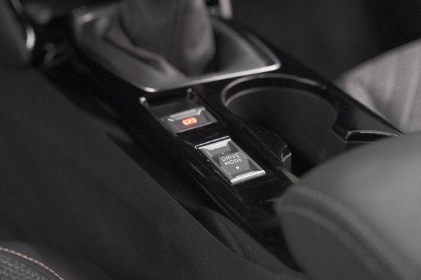 Peugeot 2008 PureTech 100 Allure | Apple Carplay | Parkeersensoren | Climate control