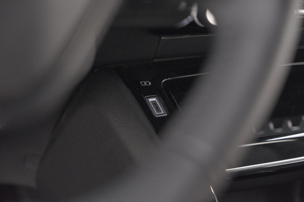 Peugeot 2008 PureTech 100 Allure | Apple Carplay | Parkeersensoren | Climate control