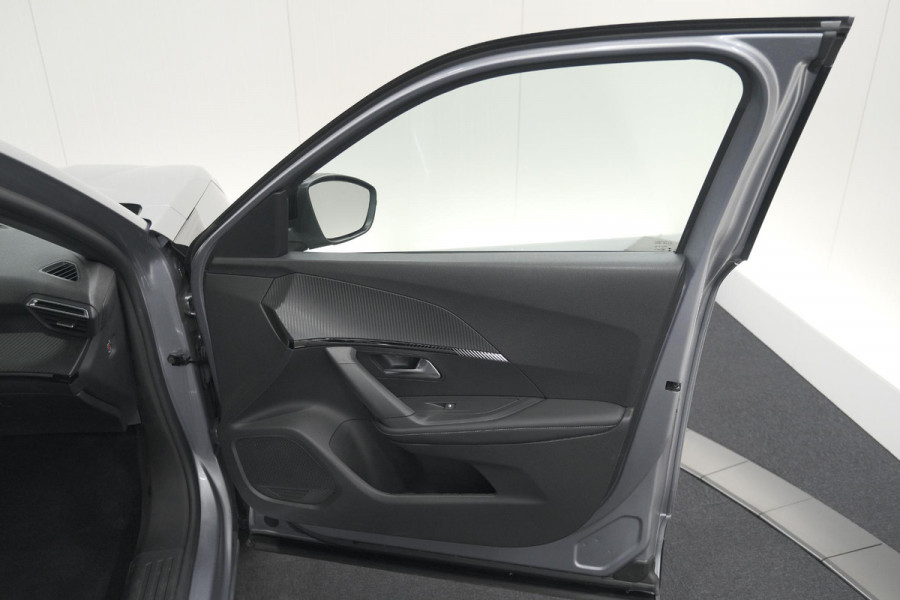 Peugeot 2008 PureTech 100 Allure | Apple Carplay | Parkeersensoren | Climate control