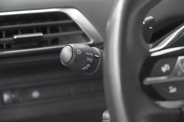 Peugeot 5008 PureTech 130 EAT8 Active Pack Business | 7 Zitplaatsen | Camera | Navigatie | Apple Carplay | Parkeersensoren