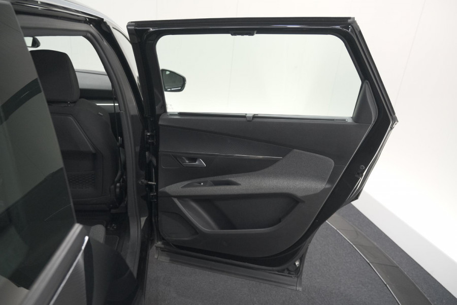 Peugeot 5008 PureTech 130 EAT8 Active Pack Business | 7 Zitplaatsen | Camera | Navigatie | Apple Carplay | Parkeersensoren