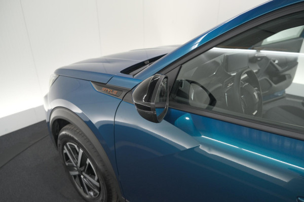 Peugeot 2008 Hybrid 136 e-DCS6 Style | Apple Carplay | Parkeersensoren | Climate control