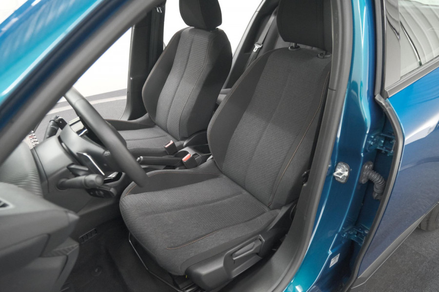 Peugeot 2008 Hybrid 136 e-DCS6 Style | Apple Carplay | Parkeersensoren | Climate control