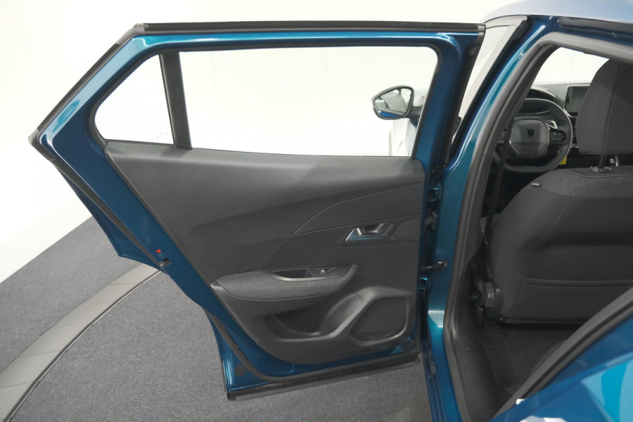 Peugeot 2008 Hybrid 136 e-DCS6 Style | Apple Carplay | Parkeersensoren | Climate control