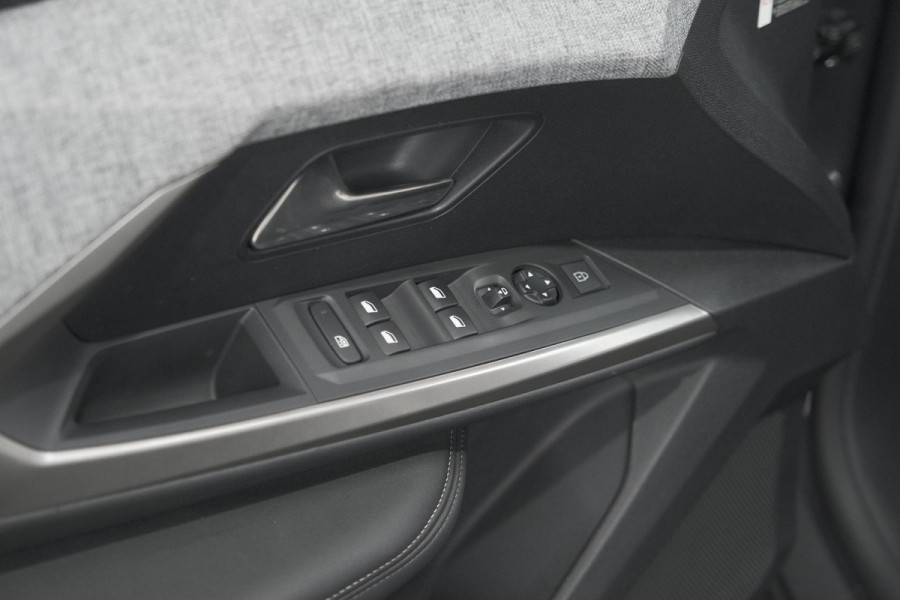 Peugeot 5008 1.2 Hybrid 136 e-DCS6 Allure | 7 Zitplaatsen | Camera | Stoelverwarming | Navigatie | Trekhaak
