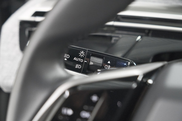 Peugeot 5008 1.2 Hybrid 136 e-DCS6 Allure | 7 Zitplaatsen | Camera | Stoelverwarming | Navigatie | Trekhaak