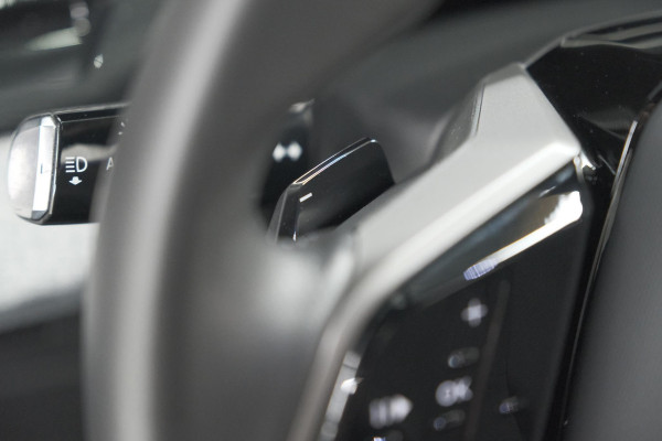 Peugeot 5008 1.2 Hybrid 136 e-DCS6 Allure | 7 Zitplaatsen | Camera | Stoelverwarming | Navigatie | Trekhaak