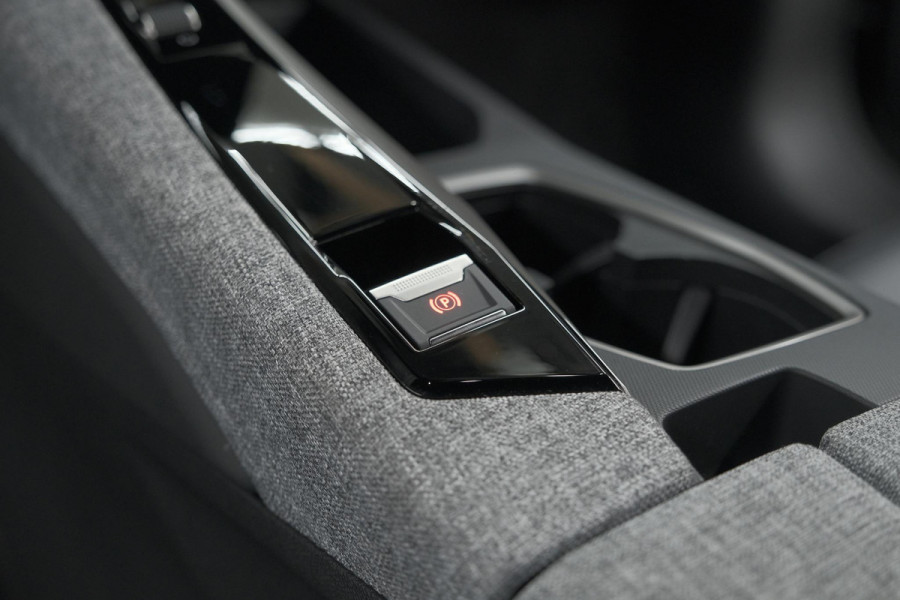 Peugeot 5008 1.2 Hybrid 136 e-DCS6 Allure | 7 Zitplaatsen | Camera | Stoelverwarming | Navigatie | Trekhaak