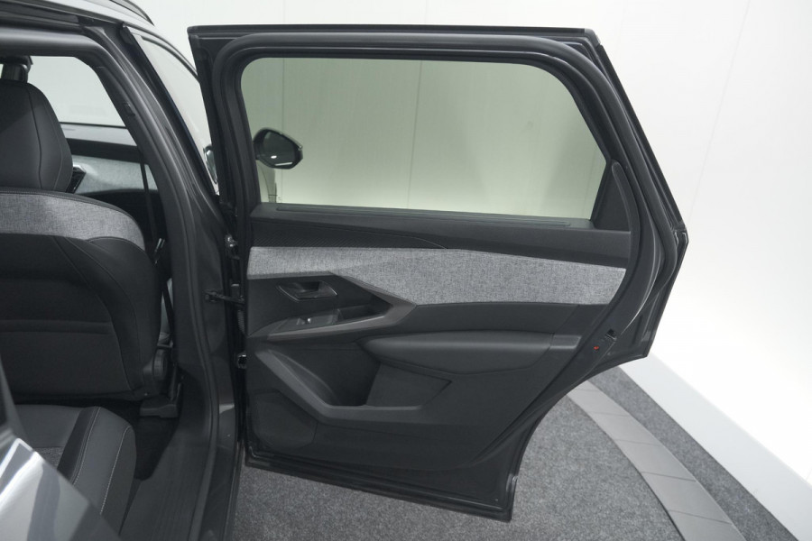 Peugeot 5008 1.2 Hybrid 136 e-DCS6 Allure | 7 Zitplaatsen | Camera | Stoelverwarming | Navigatie | Trekhaak