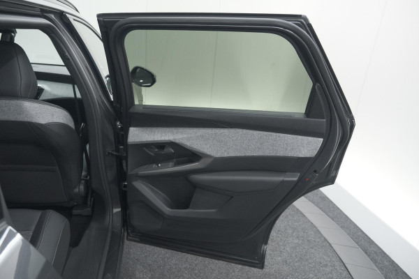 Peugeot 5008 1.2 Hybrid 136 e-DCS6 Allure | 7 Zitplaatsen | Camera | Stoelverwarming | Navigatie | Trekhaak