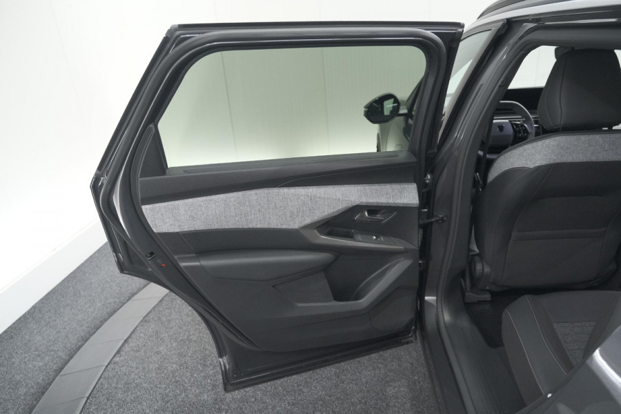 Peugeot 5008 1.2 Hybrid 136 e-DCS6 Allure | 7 Zitplaatsen | Camera | Stoelverwarming | Navigatie | Trekhaak