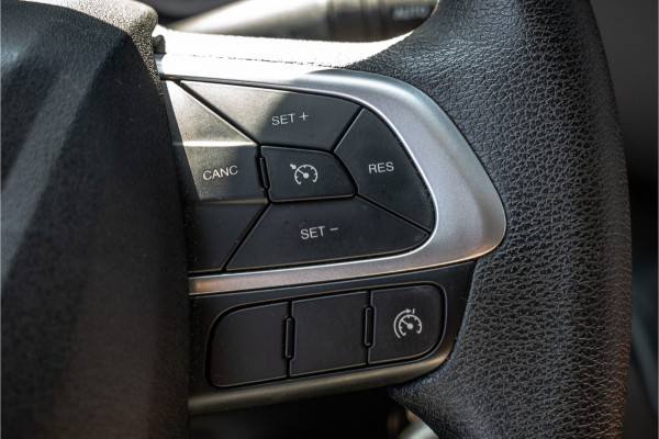 Iveco Daily 35C18 | 3.0L | 180 PK | Bakwagen met laadklep | Zijdeur | Automaat | N1 | Cruise | Airco