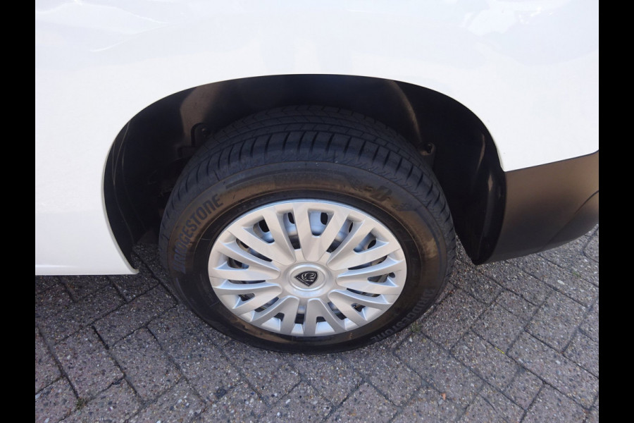 Peugeot Partner 1.2 PureTech Pro BENZINE AIRCO NAVI CRUISE CONTROL PDC SCHUIFDEUR