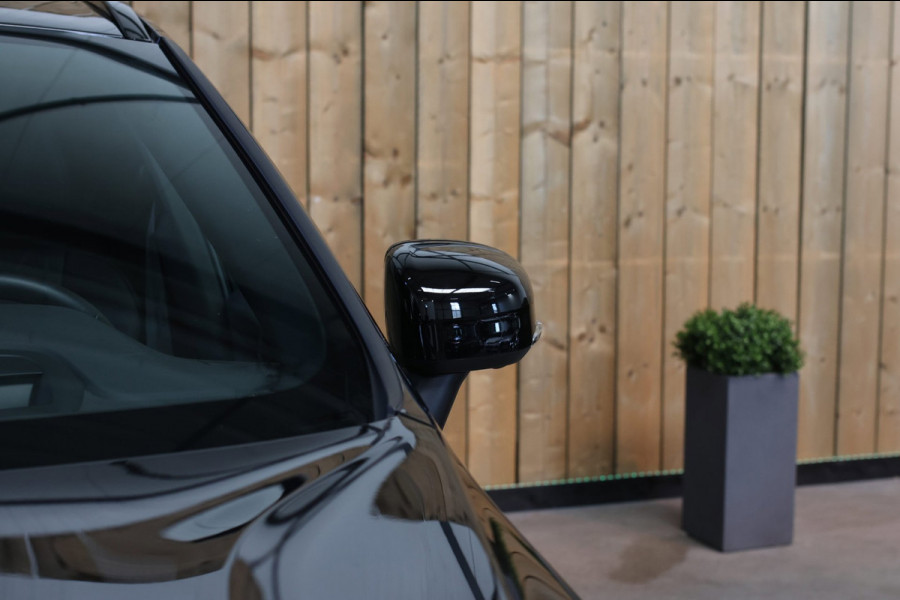 Volvo XC60 2.0 T8 Ultra Black Edition *B&W*Pano*Massage*Luchtvering*