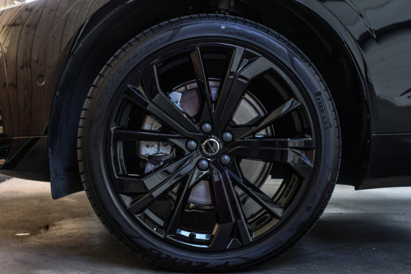 Volvo XC60 2.0 T8 Ultra Black Edition *B&W*Pano*Massage*Luchtvering*