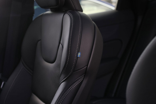 Volvo XC60 2.0 T8 Ultra Black Edition *B&W*Pano*Massage*Luchtvering*