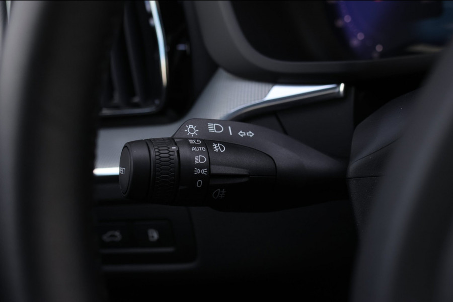Volvo XC60 2.0 T8 Ultra Black Edition *B&W*Pano*Massage*Luchtvering*