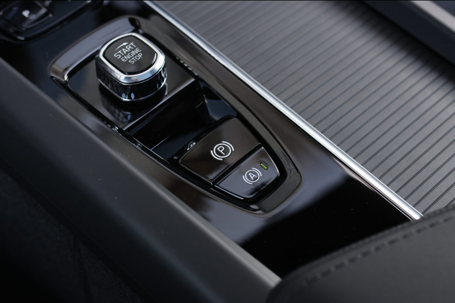 Volvo XC60 2.0 T8 Ultra Black Edition *B&W*Pano*Massage*Luchtvering*