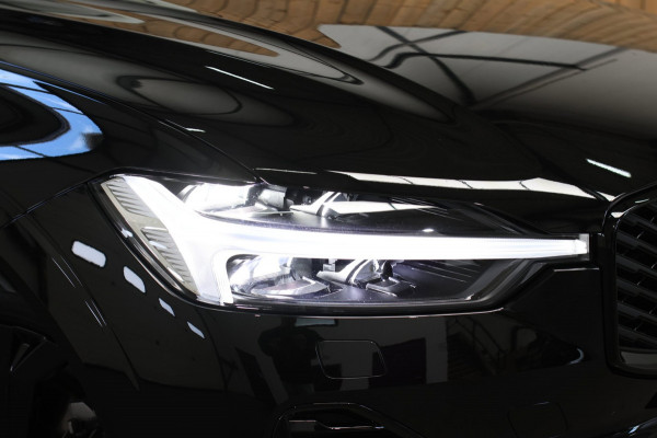 Volvo XC60 2.0 T8 Ultra Black Edition *B&W*Pano*Massage*Luchtvering*