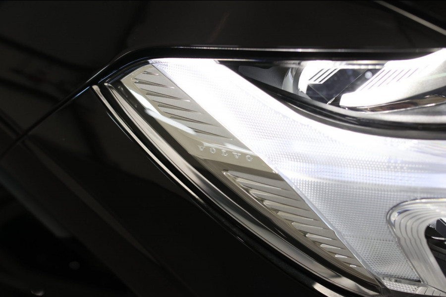Volvo XC60 2.0 T8 Ultra Black Edition *B&W*Pano*Massage*Luchtvering*