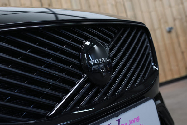 Volvo XC60 2.0 T8 Ultra Black Edition *B&W*Pano*Massage*Luchtvering*