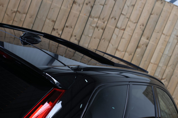 Volvo XC60 2.0 T8 Ultra Black Edition *B&W*Pano*Massage*Luchtvering*