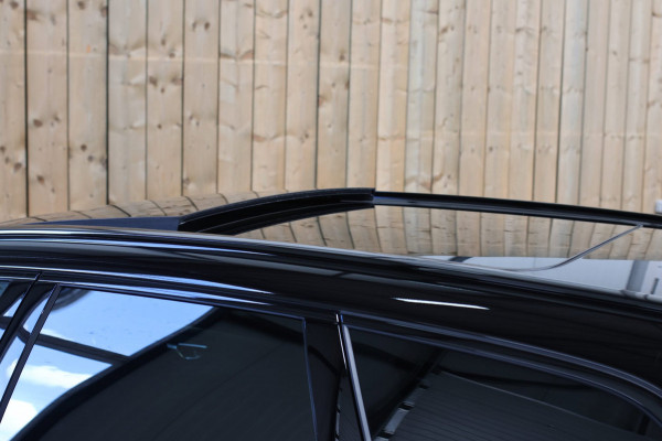 Volvo XC60 2.0 T8 Ultra Black Edition *B&W*Pano*Massage*Luchtvering*