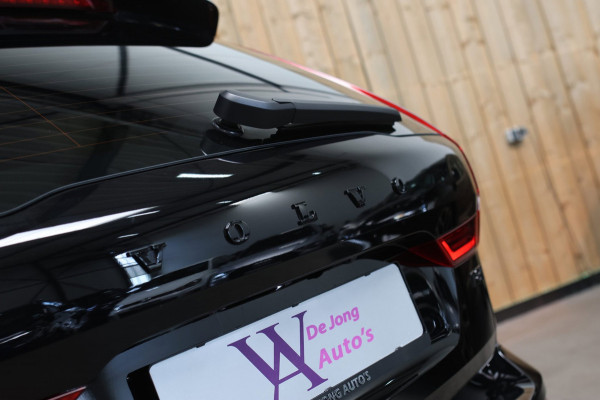Volvo XC60 2.0 T8 Ultra Black Edition *B&W*Pano*Massage*Luchtvering*