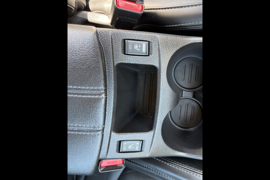 Nissan QASHQAI 1.3 DIG-T Premium Edition | Leren bekleding | Camera | Trekhaak