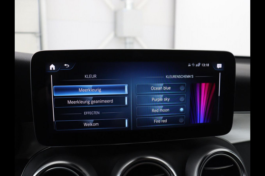 Mercedes-Benz GLC 300e 4MATIC Business Solution AMG | SOH 86,6% | Panorama dak | 360 Camera | Trekhaak | Adaptive cruise | Navigatie | DAB+ | Carplay | Bluetooth | Sfeerverlichting | Verkeersteken assistent | Climate control