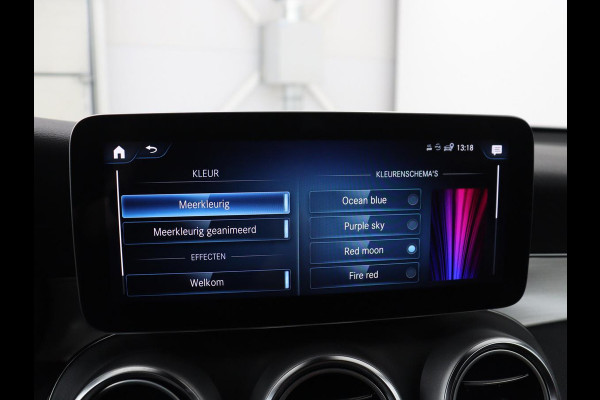 Mercedes-Benz GLC 300e 4MATIC Business Solution AMG | SOH 86,6% | Panorama dak | 360 Camera | Trekhaak | Adaptive cruise | Navigatie | DAB+ | Carplay | Bluetooth | Sfeerverlichting | Verkeersteken assistent | Climate control