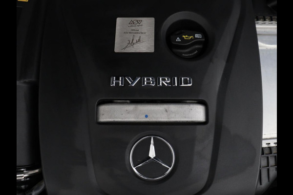 Mercedes-Benz GLC 300e 4MATIC Business Solution AMG | SOH 86,6% | Panorama dak | 360 Camera | Trekhaak | Adaptive cruise | Navigatie | DAB+ | Carplay | Bluetooth | Sfeerverlichting | Verkeersteken assistent | Climate control