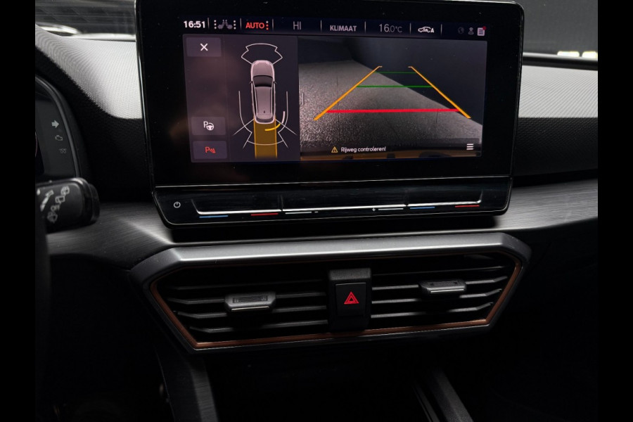 CUPRA Leon Sportstourer Sportstourer 1.4 e-Hybrid VZ Copper Panorama Matrix LED volleder BTW ACC 19 inchCarPlay