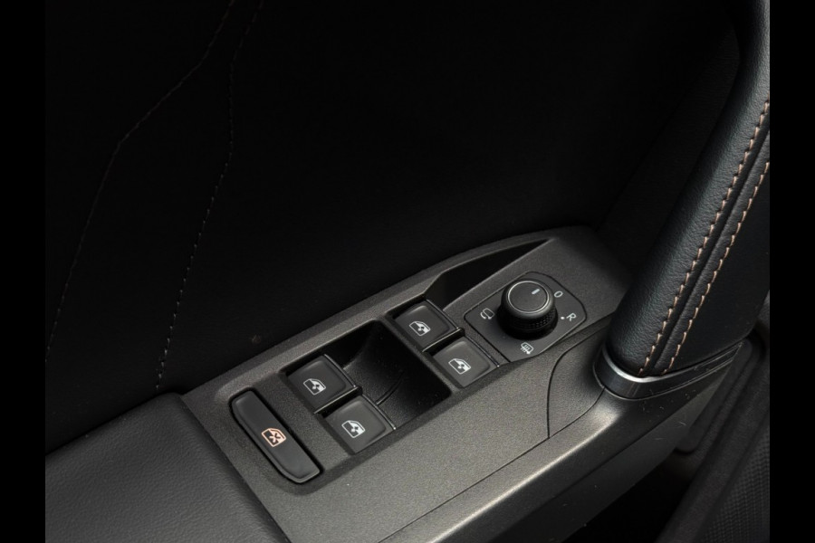 CUPRA Leon Sportstourer Sportstourer 1.4 e-Hybrid VZ Copper Panorama Matrix LED volleder BTW ACC 19 inchCarPlay