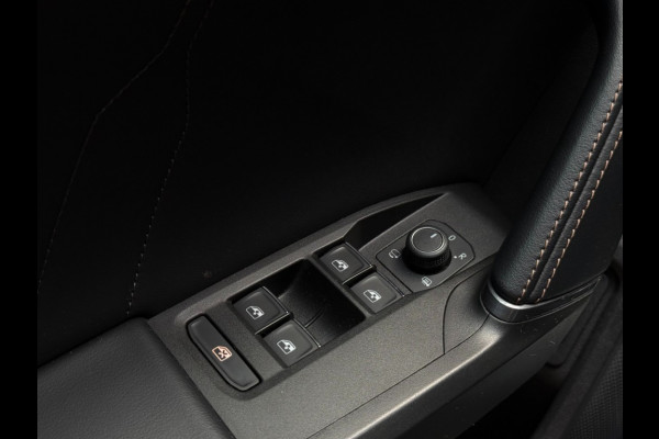 CUPRA Leon Sportstourer Sportstourer 1.4 e-Hybrid VZ Copper Panorama Matrix LED volleder BTW ACC 19 inchCarPlay