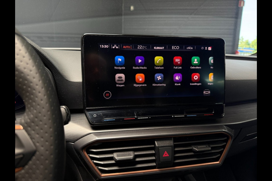 CUPRA Leon Sportstourer Sportstourer 1.4 e-Hybrid VZ Copper Panorama Matrix LED volleder BTW ACC 19 inchCarPlay