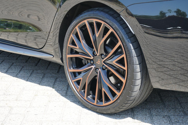 CUPRA Leon Sportstourer 1.4 e-Hybrid VZ Copper Edition 245pk + PANO / LEDER / MEMORY / DCC