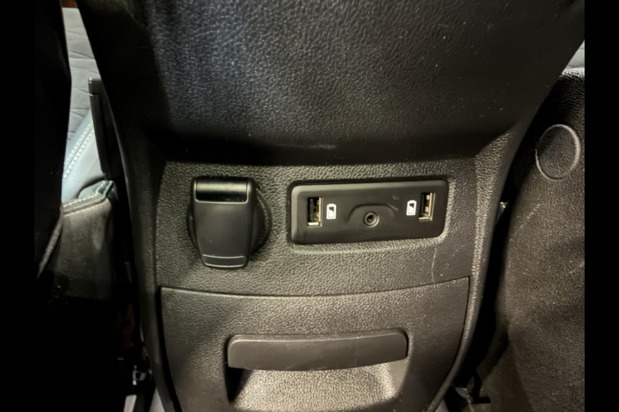 Renault Grand Scénic 1.3 TCe Bose Black Edition | Panoramadak | Camera | Stoel/stuurverwarming | Head-up display | Carplay | 20'' LMV