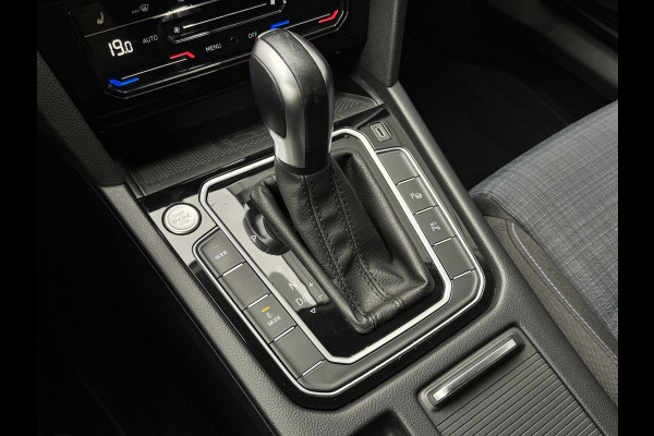 Volkswagen Passat Variant 1.4 TSI PHEV GTE | Trekhaak | Matrix IQ | Massage | Virtual | 360 | Carplay | Dealer onderhouden
