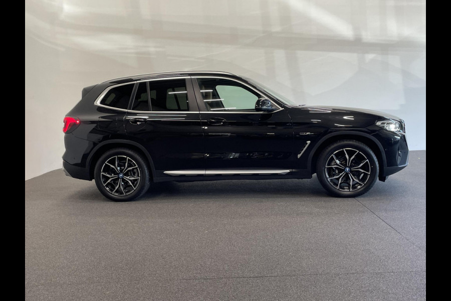 BMW X3 xDrive30e Trekhaak PDC VA + Camera Sportstoelen 19" M-Sport Stoelverwarming Cognac Leder Bekleding Privacy Glass DAB+ Navi Carplay Cruise Control