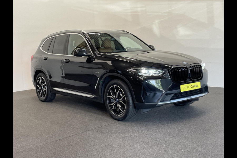 BMW X3 xDrive30e Trekhaak PDC VA + Camera Sportstoelen 19" M-Sport Stoelverwarming Cognac Leder Bekleding Privacy Glass DAB+ Navi Carplay Cruise Control