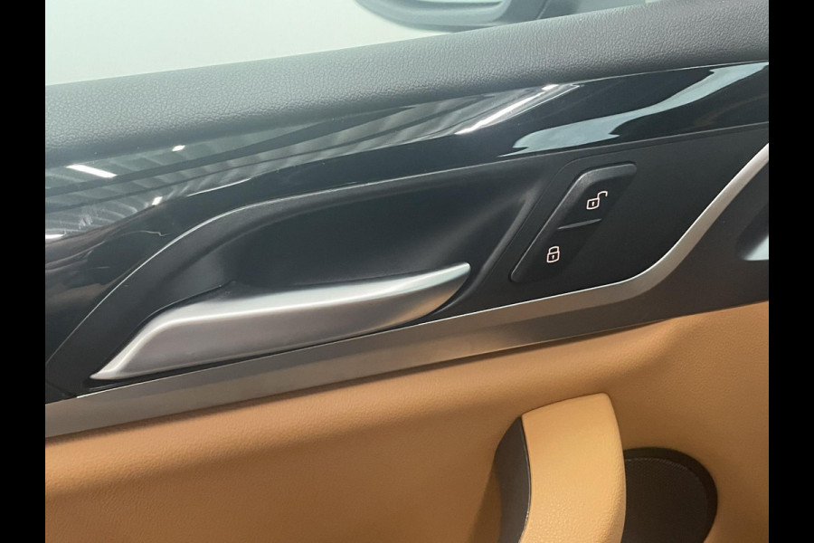 BMW X3 xDrive30e Trekhaak PDC VA + Camera Sportstoelen 19" M-Sport Stoelverwarming Cognac Leder Bekleding Privacy Glass DAB+ Navi Carplay Cruise Control