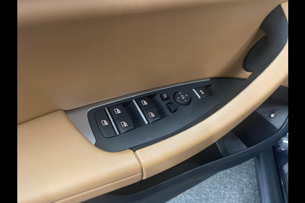 BMW X3 xDrive30e Trekhaak PDC VA + Camera Sportstoelen 19" M-Sport Stoelverwarming Cognac Leder Bekleding Privacy Glass DAB+ Navi Carplay Cruise Control