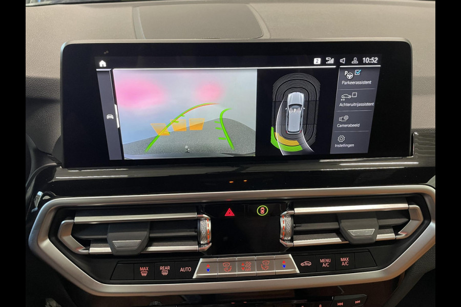 BMW X3 xDrive30e Trekhaak PDC VA + Camera Sportstoelen 19" M-Sport Stoelverwarming Cognac Leder Bekleding Privacy Glass DAB+ Navi Carplay Cruise Control