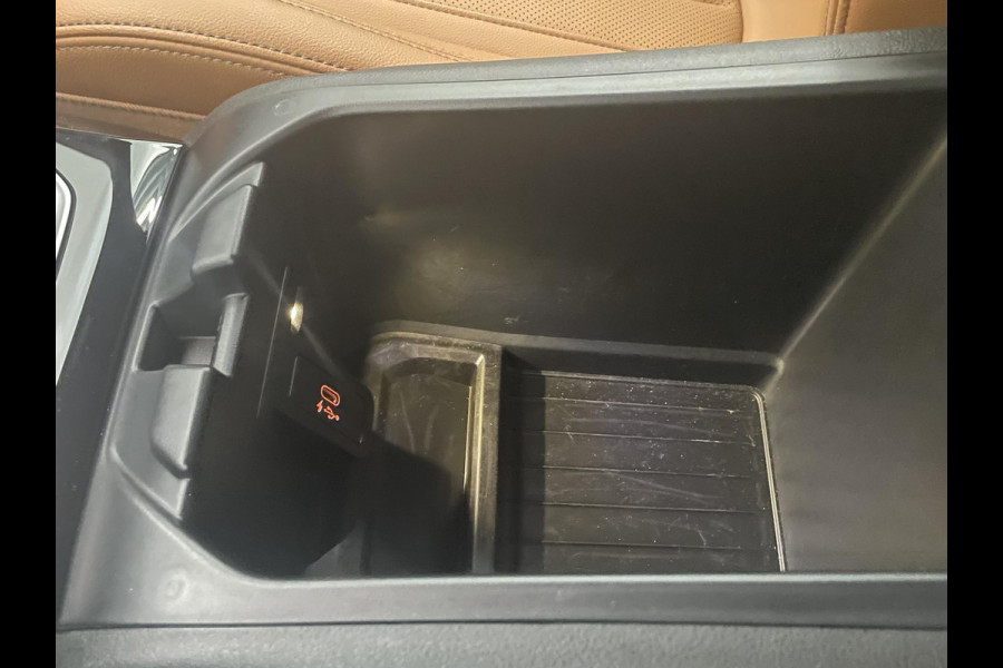 BMW X3 xDrive30e Trekhaak PDC VA + Camera Sportstoelen 19" M-Sport Stoelverwarming Cognac Leder Bekleding Privacy Glass DAB+ Navi Carplay Cruise Control